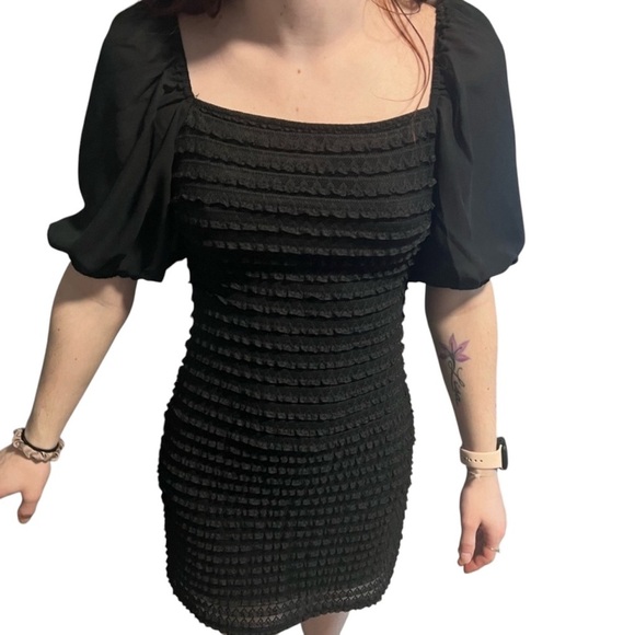 Lulus Black Ruffle Lace Dress with Short Puff Sleeves Large Whimsy Goth NWT BLK - Picture 3 of 6